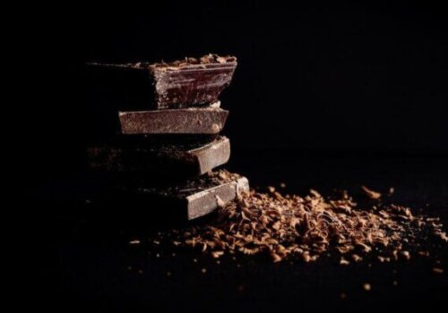 6 dark chocolate health benefits.jpg